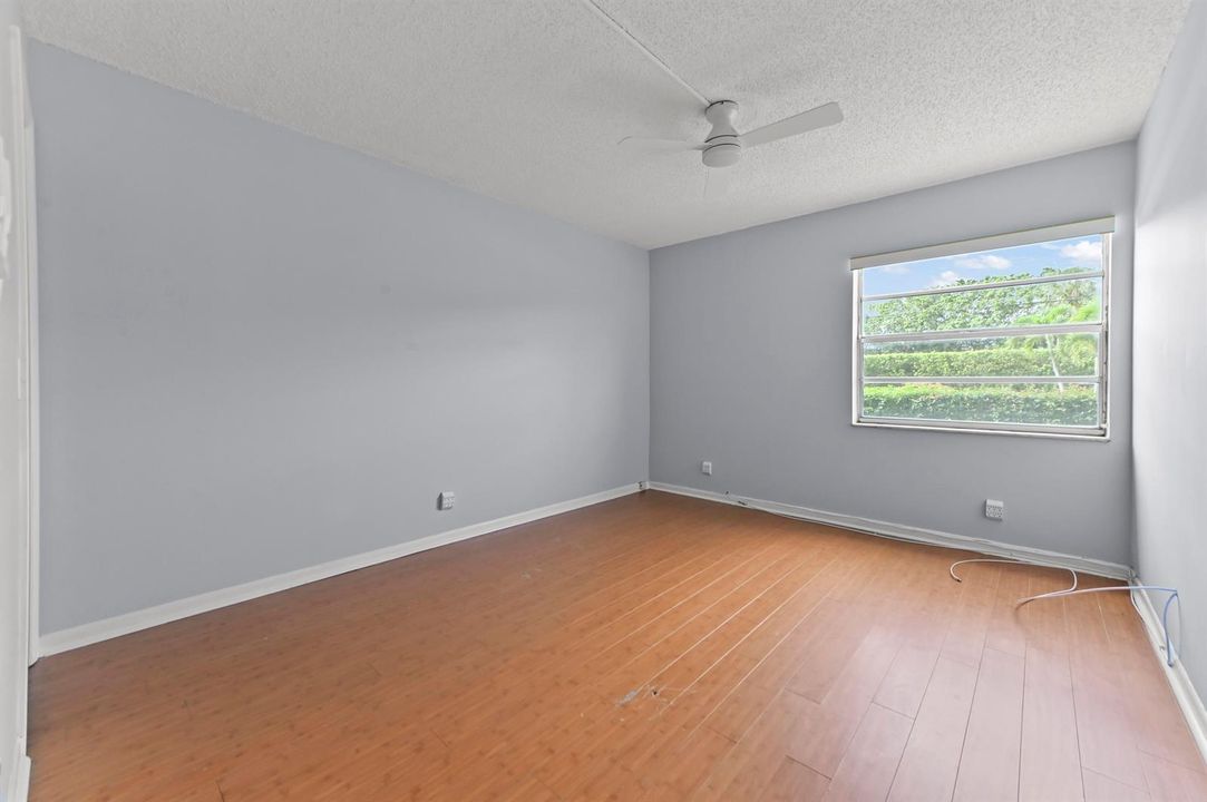 13 Bedroom 01