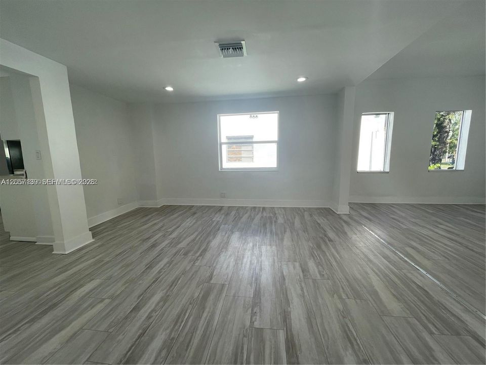 For Rent: $3,750 (2 beds, 2 baths, 1200 Square Feet)