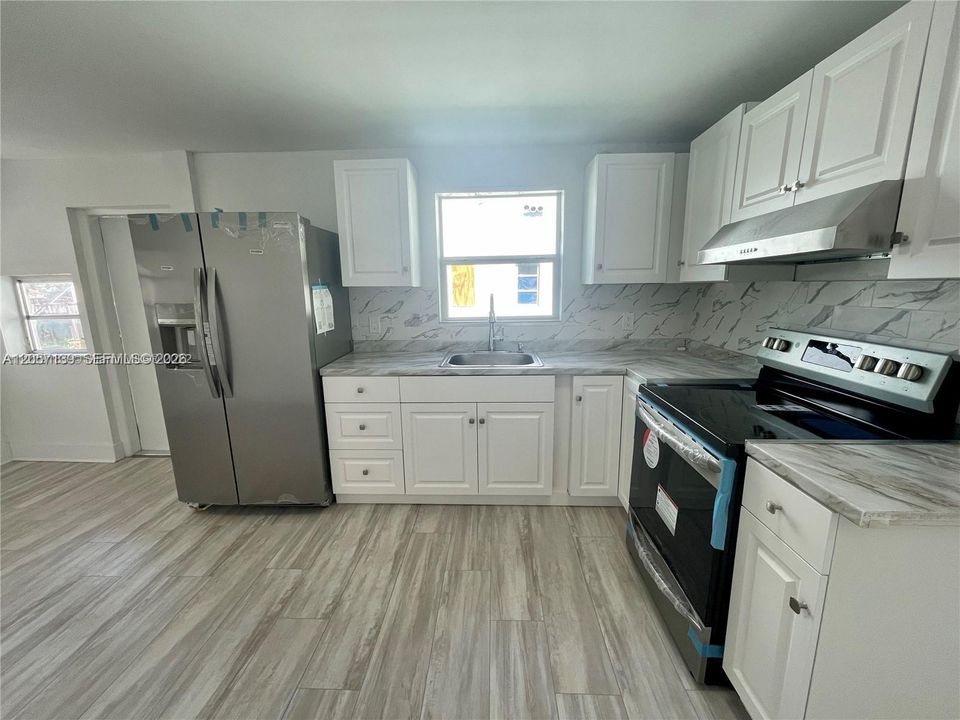 For Rent: $3,750 (2 beds, 2 baths, 1200 Square Feet)