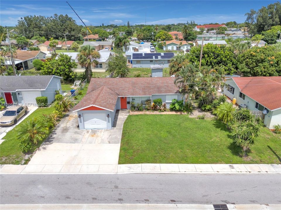 For Sale: $350,000 (3 beds, 2 baths, 1125 Square Feet)