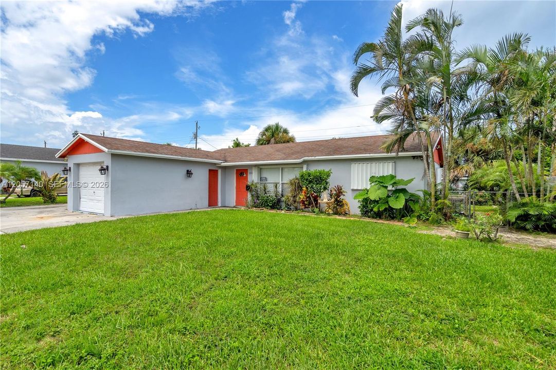 For Sale: $350,000 (3 beds, 2 baths, 1125 Square Feet)