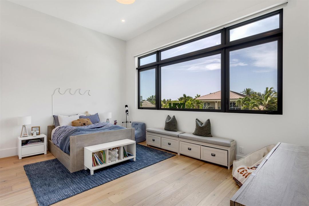 BEDROOM_2