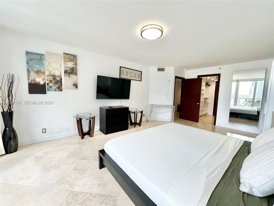 В аренду: $5,000 (2 спален, 2 ванн, 1717 Квадратных фут)