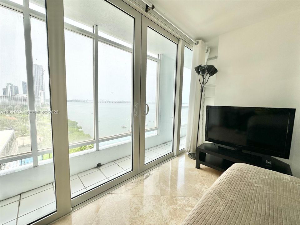 В аренду: $5,000 (2 спален, 2 ванн, 1717 Квадратных фут)