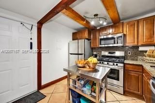 For Sale: $379,000 (3 beds, 2 baths, 1040 Square Feet)