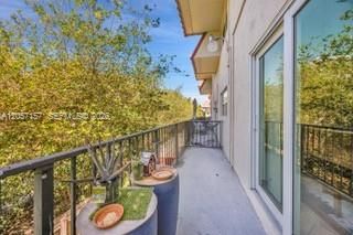 For Sale: $379,000 (3 beds, 2 baths, 1040 Square Feet)