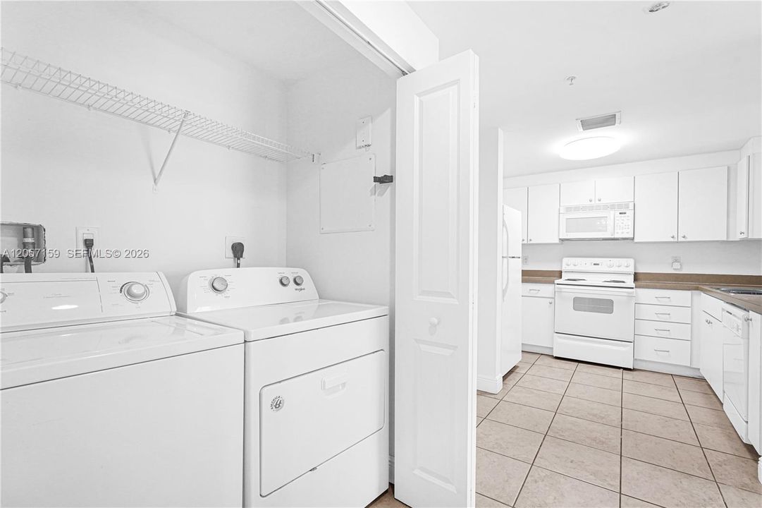 En Venta: $410,000 (1 camas, 1 baños, 860 Pies cuadrados)