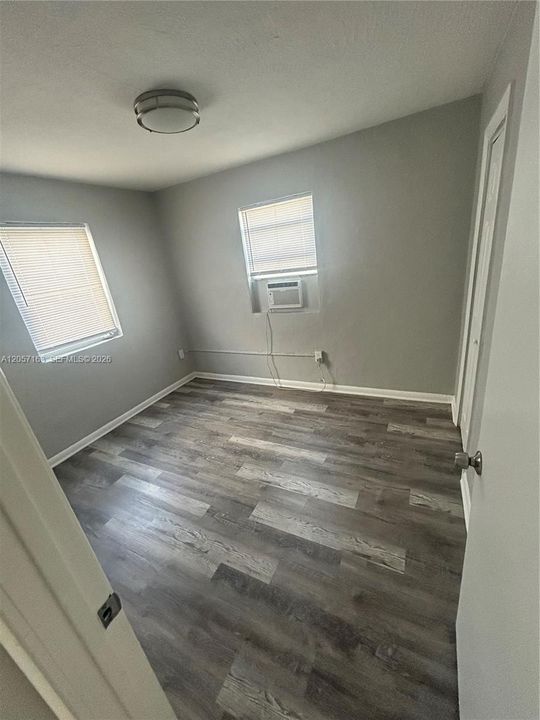 В аренду: $1,750 (2 спален, 1 ванн, 675 Квадратных фут)