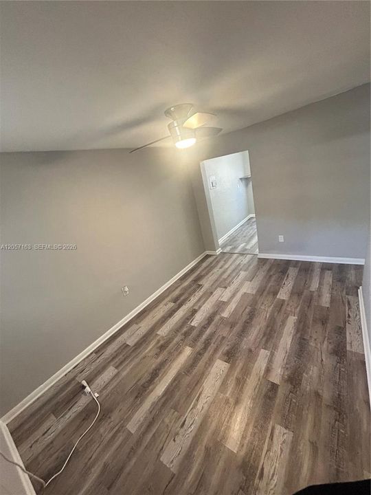 В аренду: $1,750 (2 спален, 1 ванн, 675 Квадратных фут)
