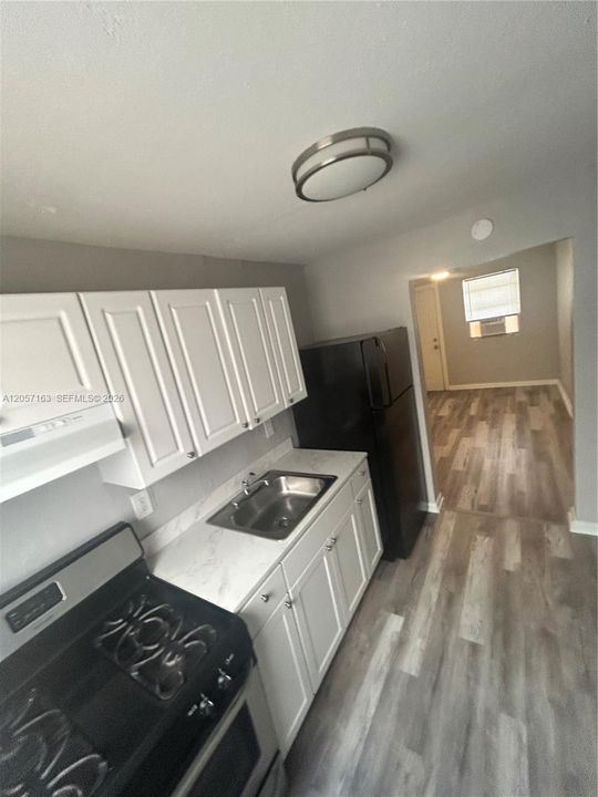 В аренду: $1,750 (2 спален, 1 ванн, 675 Квадратных фут)