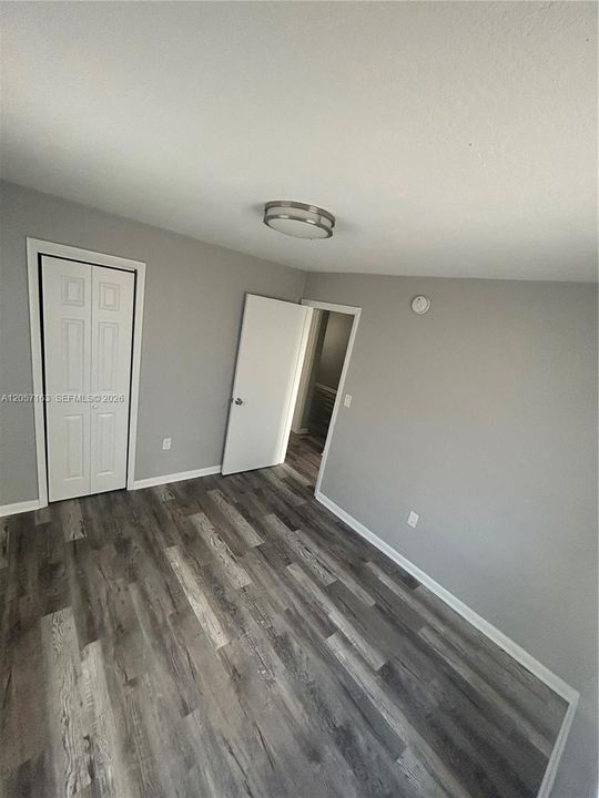 В аренду: $1,750 (2 спален, 1 ванн, 675 Квадратных фут)
