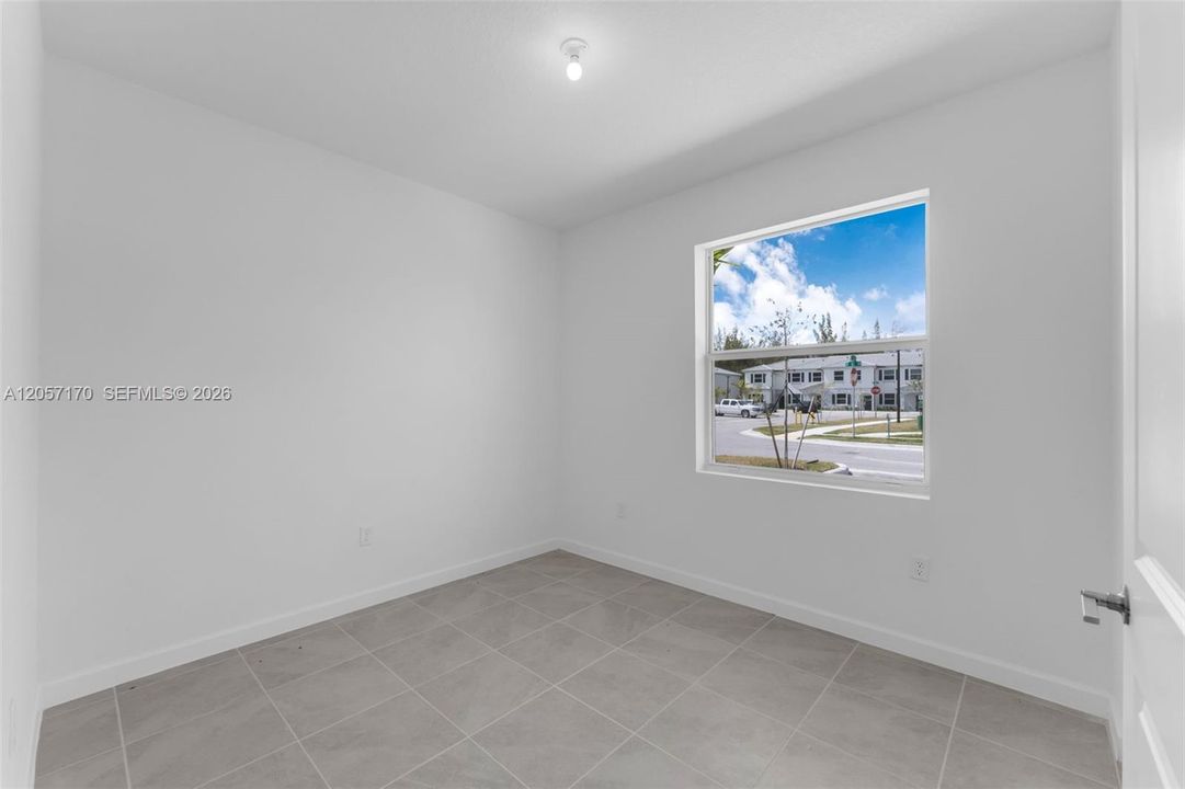В аренду: $2,600 (4 спален, 3 ванн, 1615 Квадратных фут)