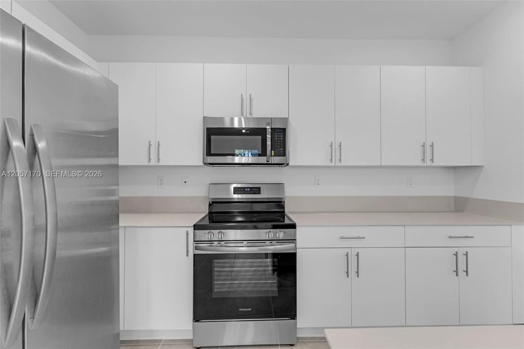 В аренду: $2,600 (4 спален, 3 ванн, 1615 Квадратных фут)