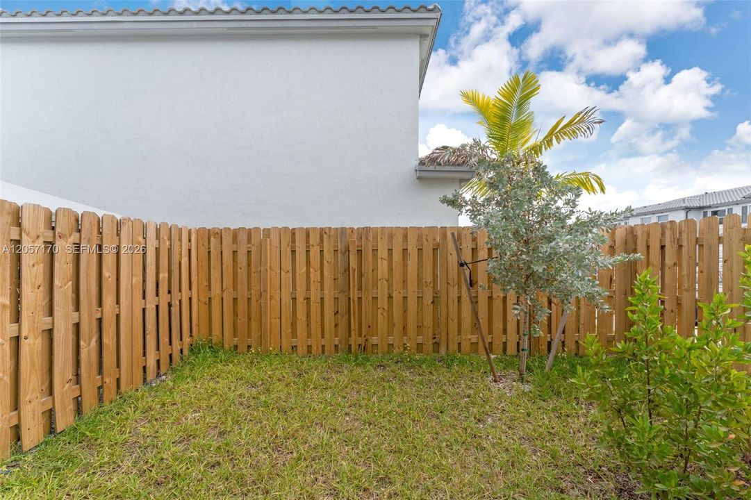 В аренду: $2,600 (4 спален, 3 ванн, 1615 Квадратных фут)