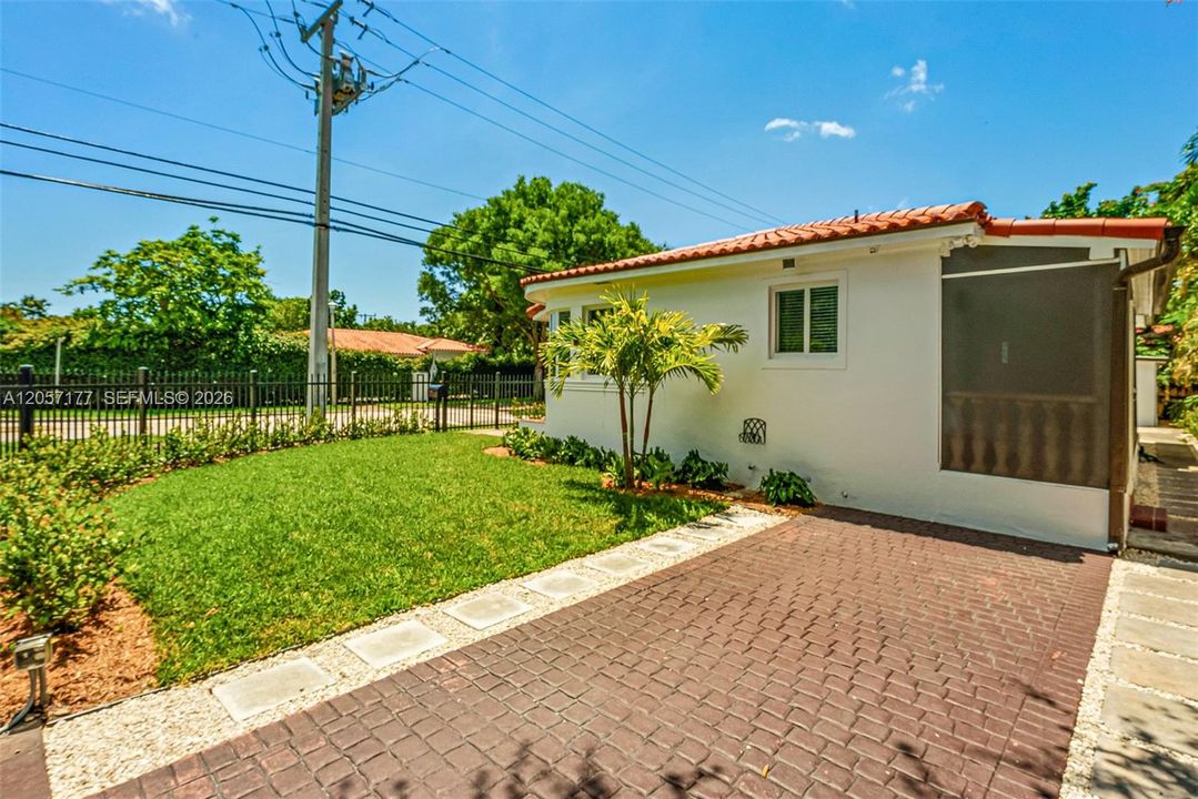 В аренду: $5,500 (3 спален, 3 ванн, 1627 Квадратных фут)