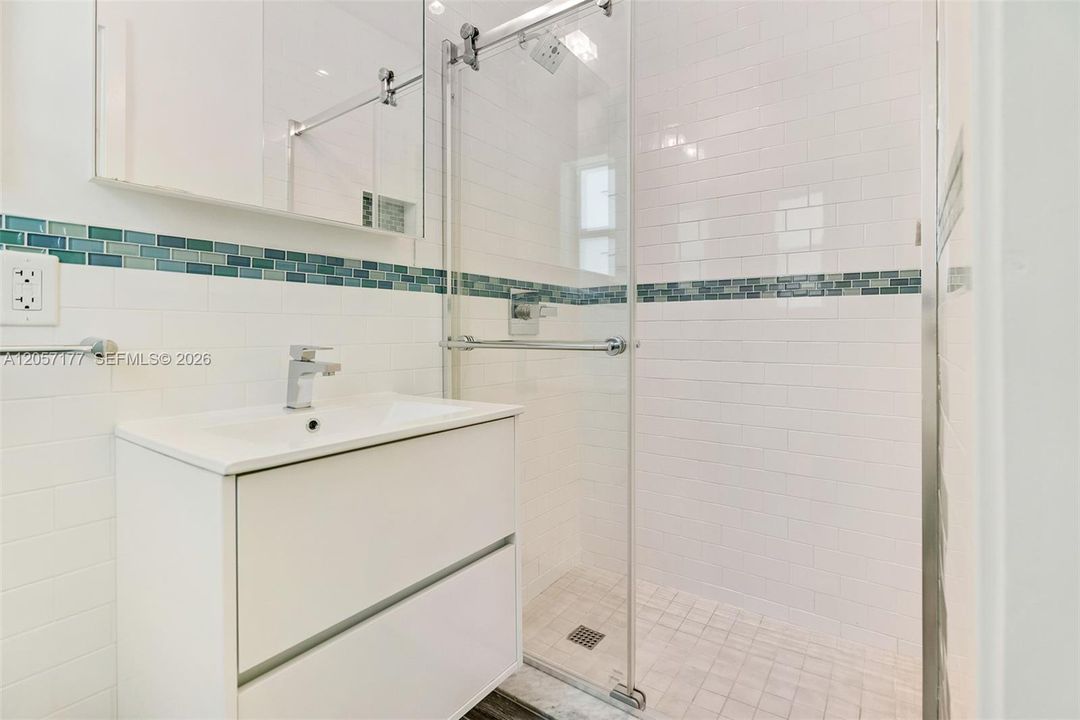 В аренду: $5,500 (3 спален, 3 ванн, 1627 Квадратных фут)