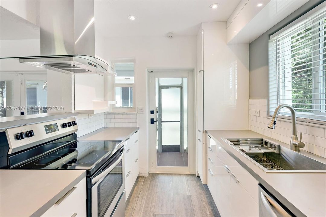 В аренду: $5,500 (3 спален, 3 ванн, 1627 Квадратных фут)