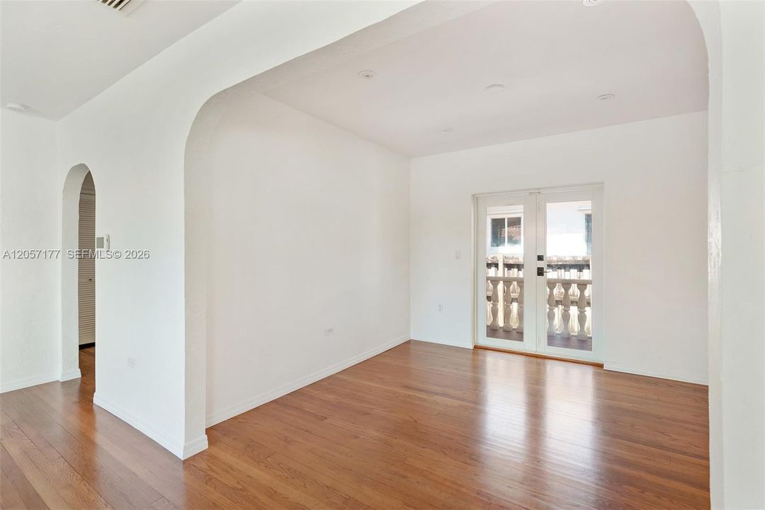 В аренду: $5,500 (3 спален, 3 ванн, 1627 Квадратных фут)