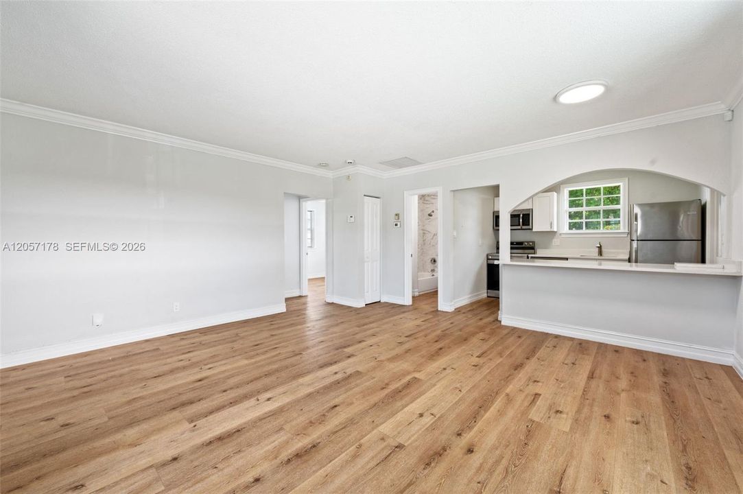 For Rent: $2,900 (2 beds, 1 baths, 780 Square Feet)