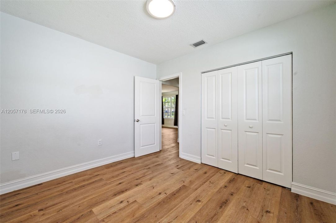 For Rent: $2,900 (2 beds, 1 baths, 780 Square Feet)