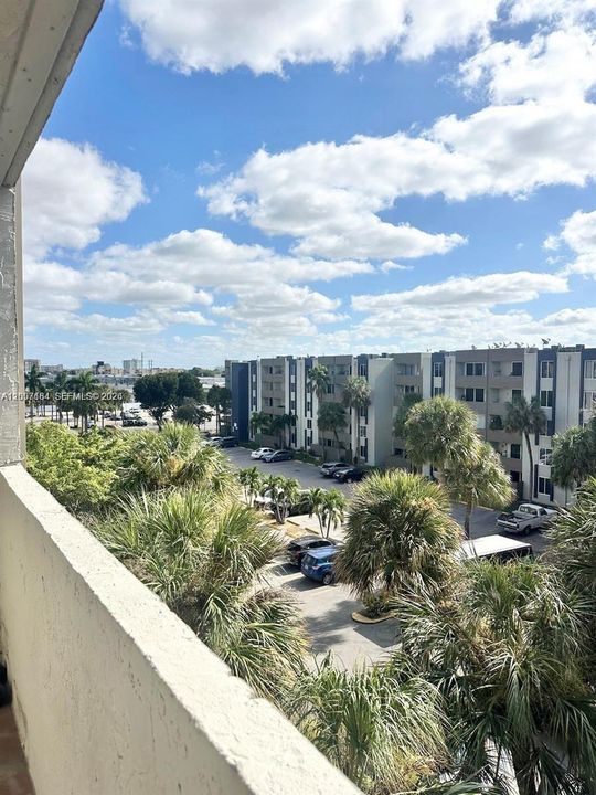 For Rent: $2,150 (2 beds, 2 baths, 960 Square Feet)