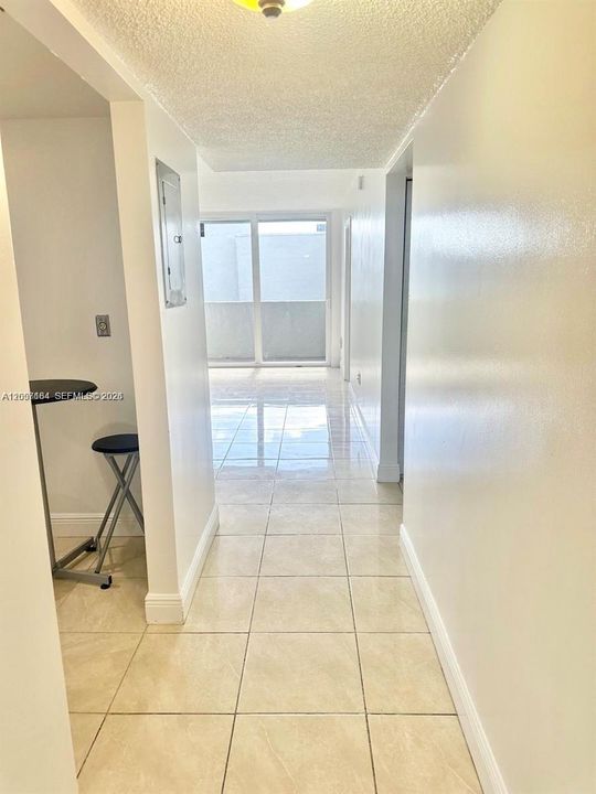 For Rent: $2,150 (2 beds, 2 baths, 960 Square Feet)