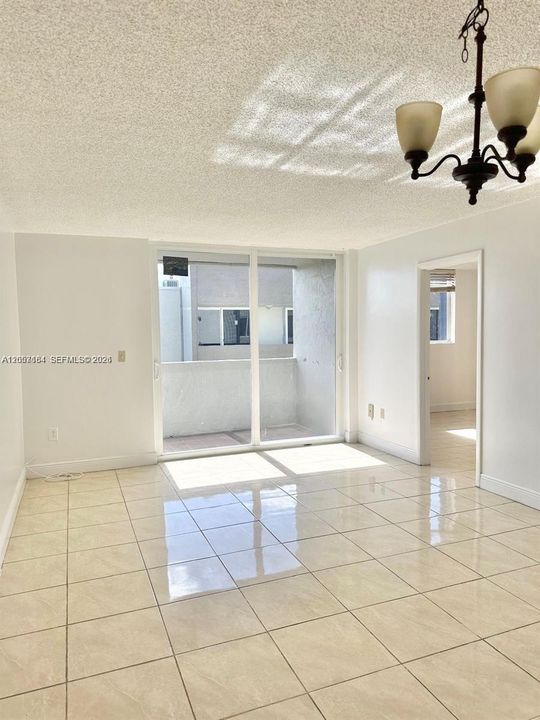 For Rent: $2,150 (2 beds, 2 baths, 960 Square Feet)