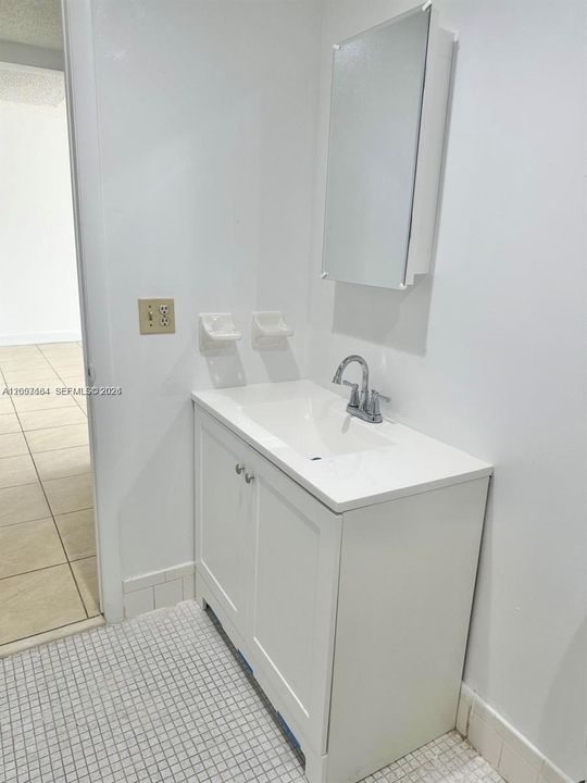 For Rent: $2,150 (2 beds, 2 baths, 960 Square Feet)