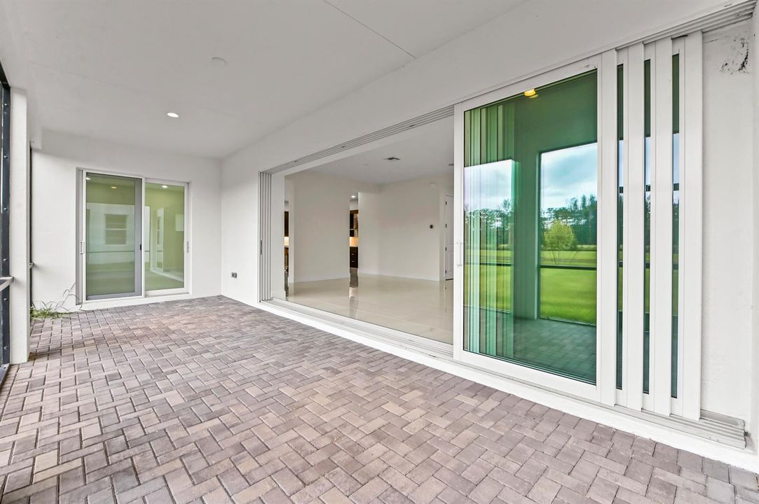 45 Patio 02
