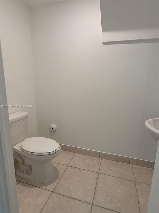 В аренду: $2,450 (3 спален, 2 ванн, 1331 Квадратных фут)