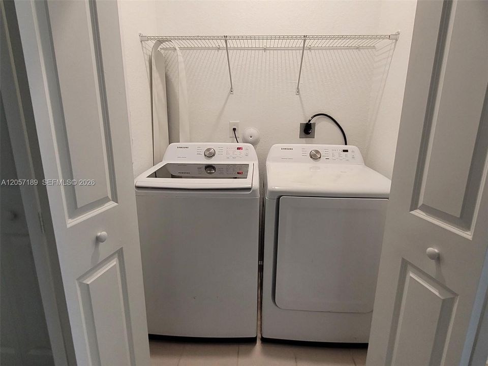 В аренду: $2,450 (3 спален, 2 ванн, 1331 Квадратных фут)