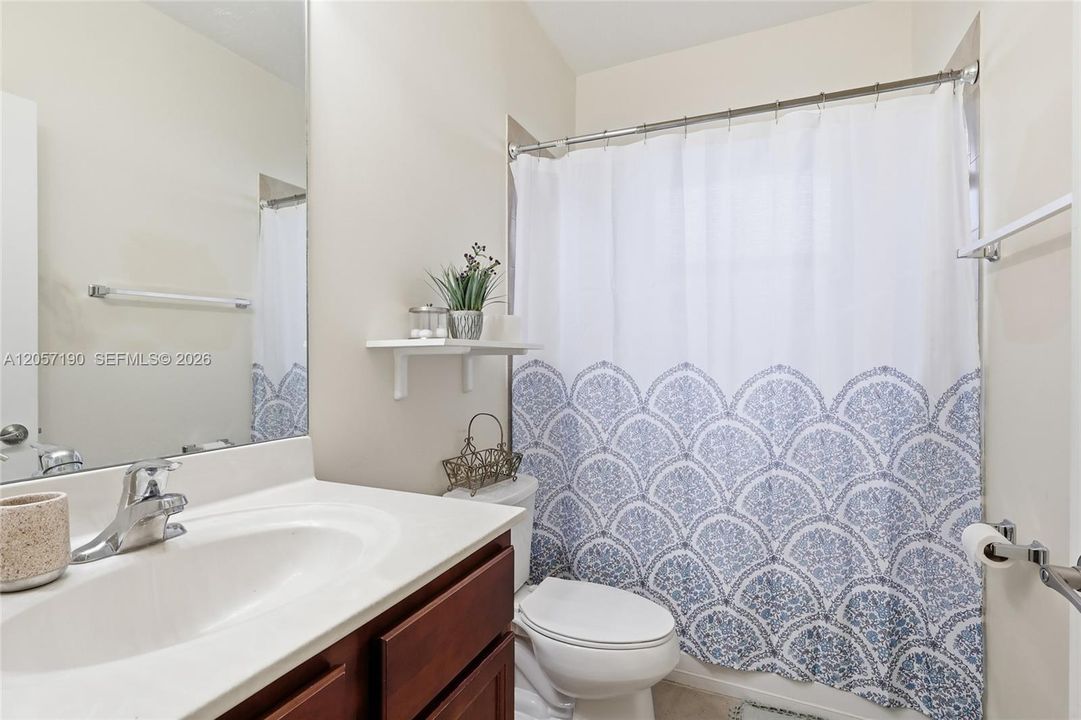 En Venta: $675,000 (3 camas, 3 baños, 1906 Pies cuadrados)