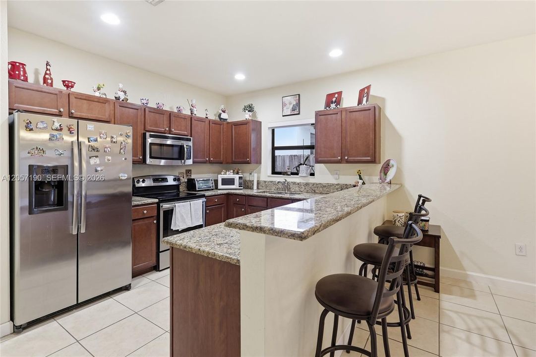 En Venta: $675,000 (3 camas, 3 baños, 1906 Pies cuadrados)