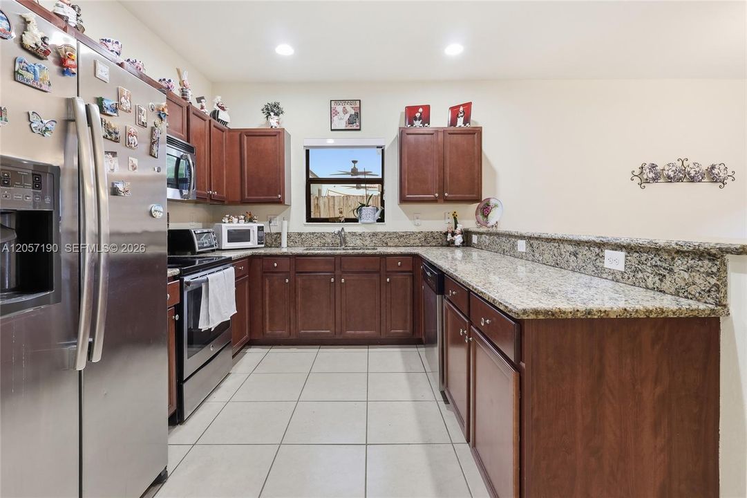 En Venta: $675,000 (3 camas, 3 baños, 1906 Pies cuadrados)