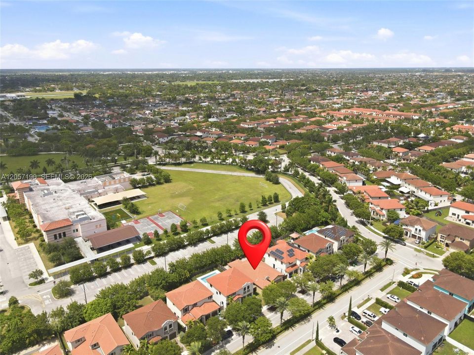En Venta: $675,000 (3 camas, 3 baños, 1906 Pies cuadrados)