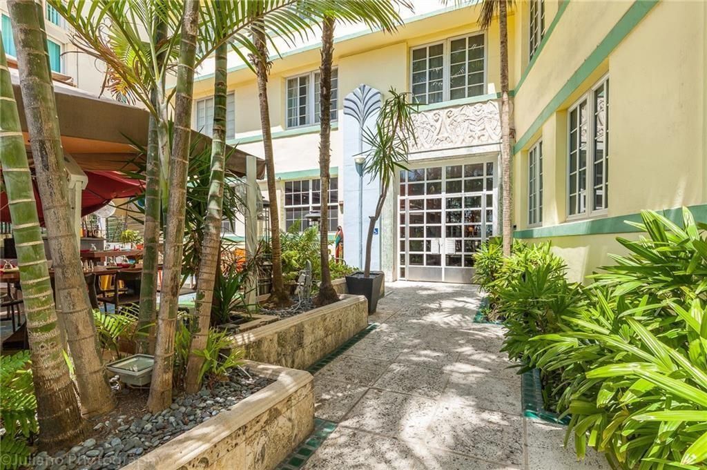 Court Yard to Entrance