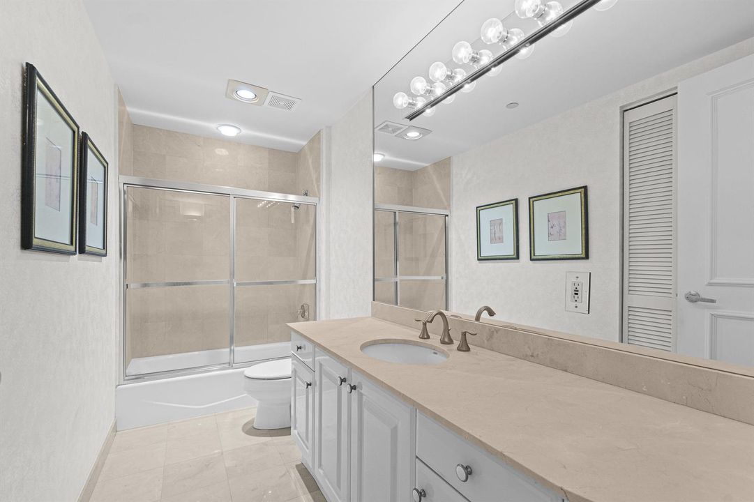 Full guest bath