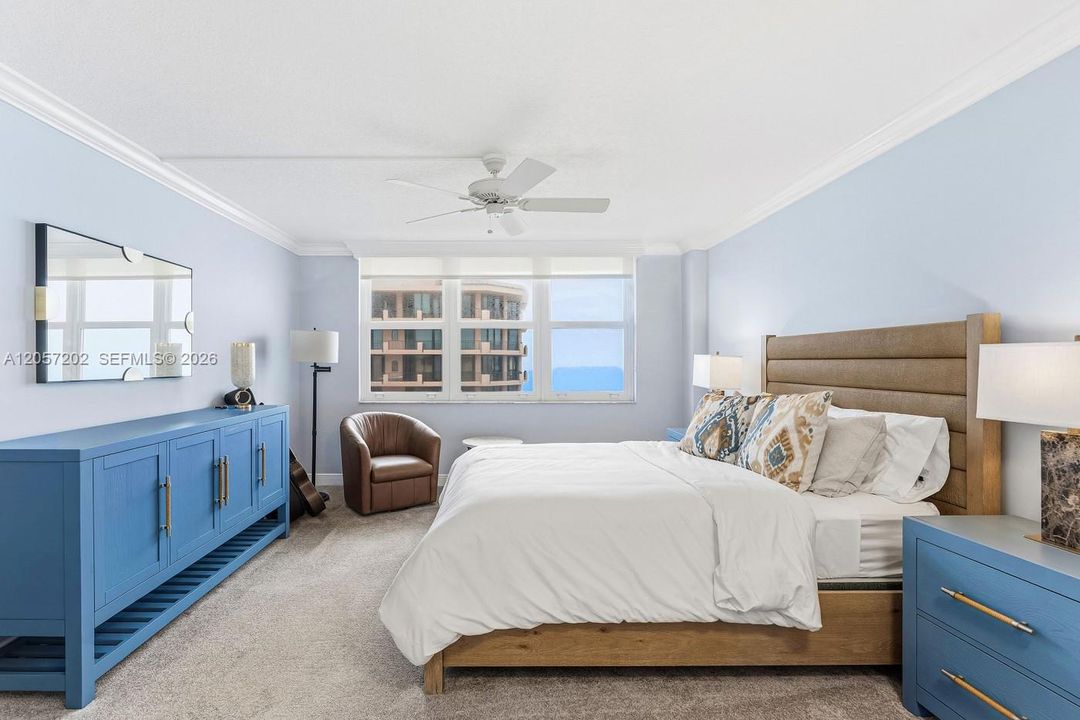 出租: $11,000 (2 贝兹, 2 浴室, 1760 平方英尺)