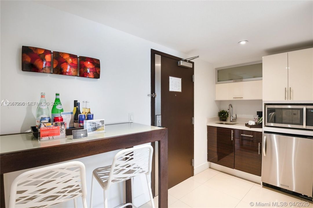 En Renta: $2,400 (0 camas, 1 baños, 480 Pies cuadrados)