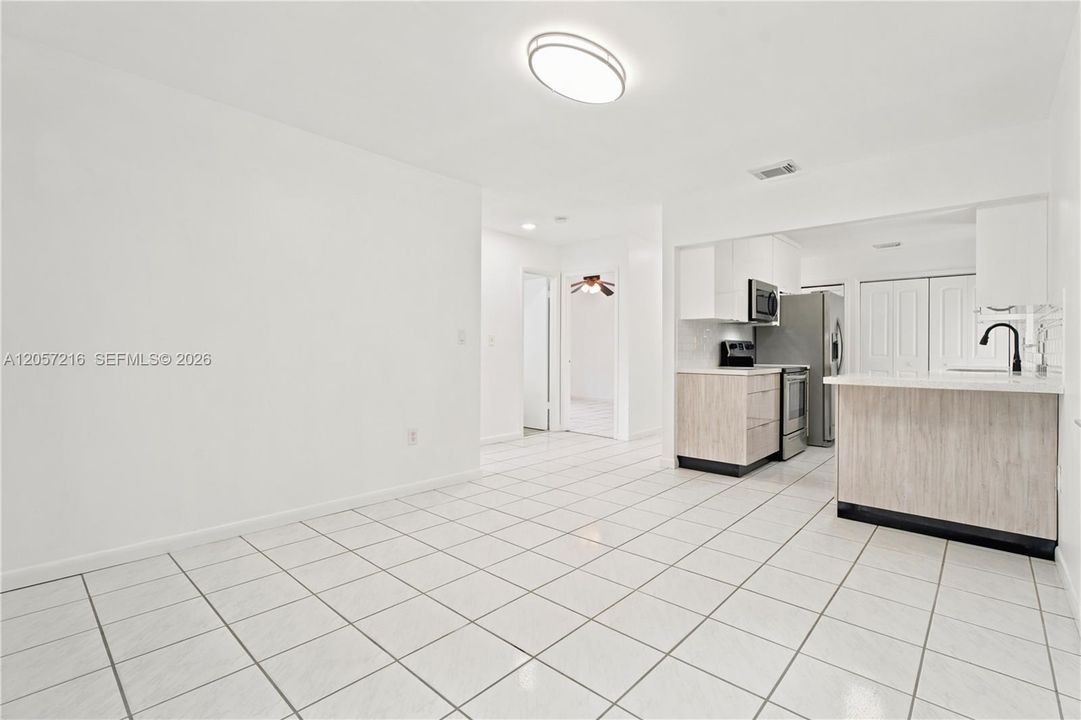 For Rent: $3,500 (3 beds, 2 baths, 1275 Square Feet)