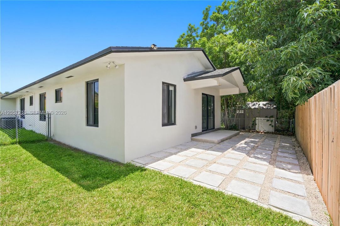 For Rent: $3,500 (3 beds, 2 baths, 1275 Square Feet)