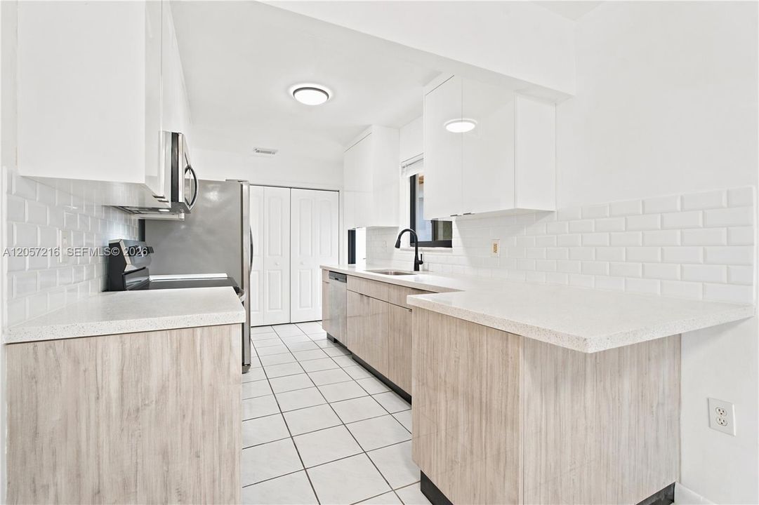 For Rent: $3,500 (3 beds, 2 baths, 1275 Square Feet)