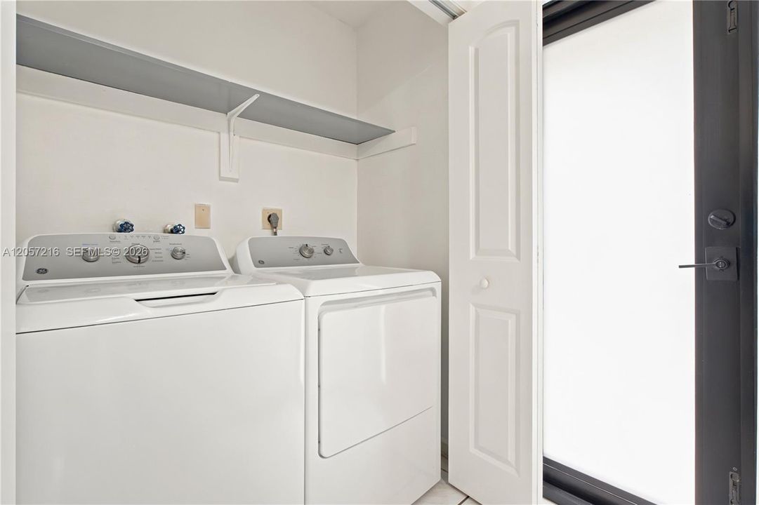 For Rent: $3,500 (3 beds, 2 baths, 1275 Square Feet)