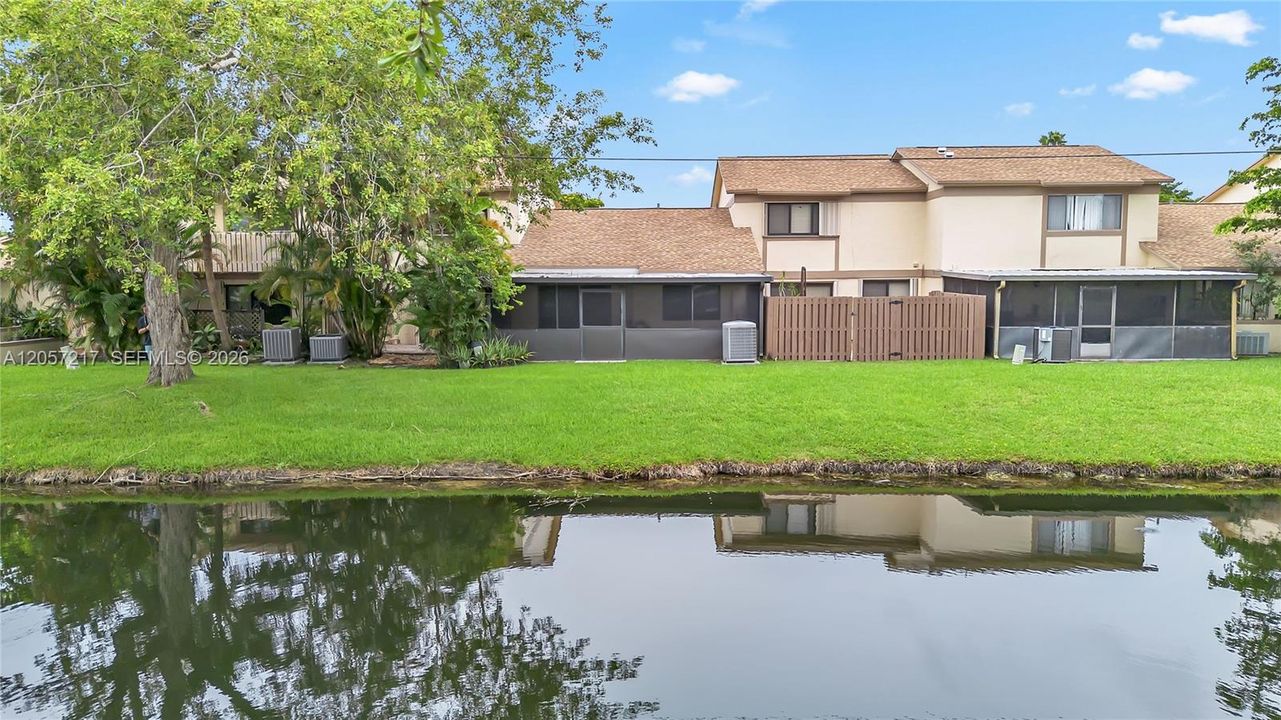 For Rent: $2,450 (2 beds, 2 baths, 1006 Square Feet)