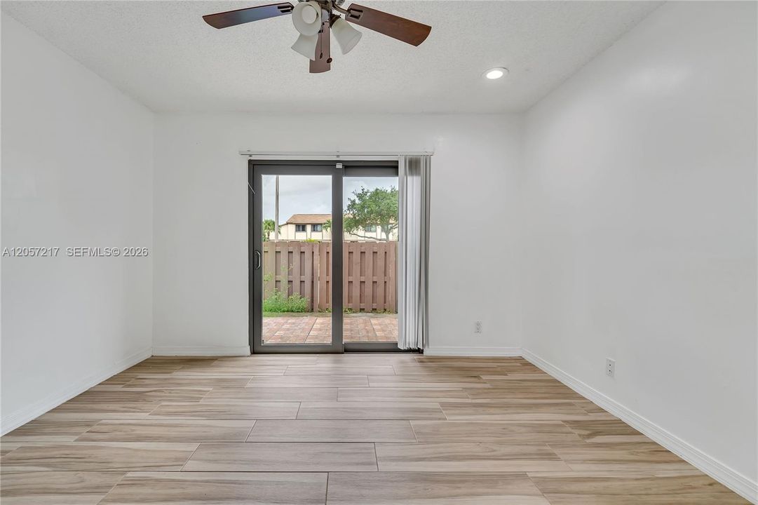 For Rent: $2,450 (2 beds, 2 baths, 1006 Square Feet)