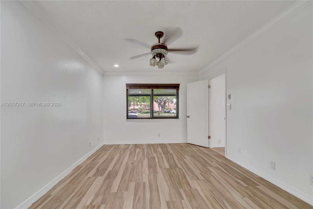 For Rent: $2,450 (2 beds, 2 baths, 1006 Square Feet)