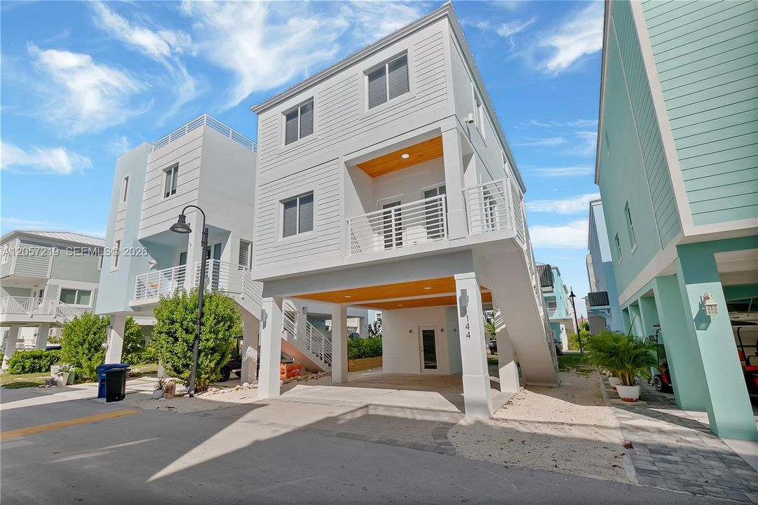 На продажу: $995,000 (3 спален, 2 ванн, 1655 Квадратных фут)