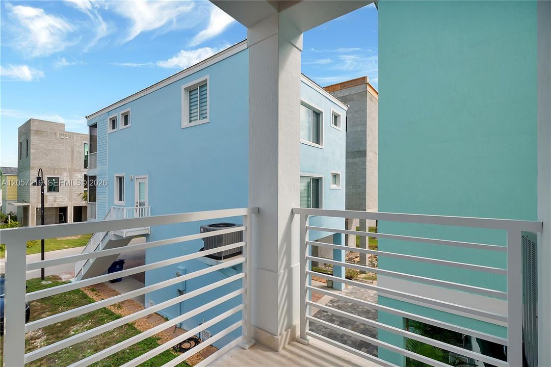 На продажу: $995,000 (3 спален, 2 ванн, 1655 Квадратных фут)