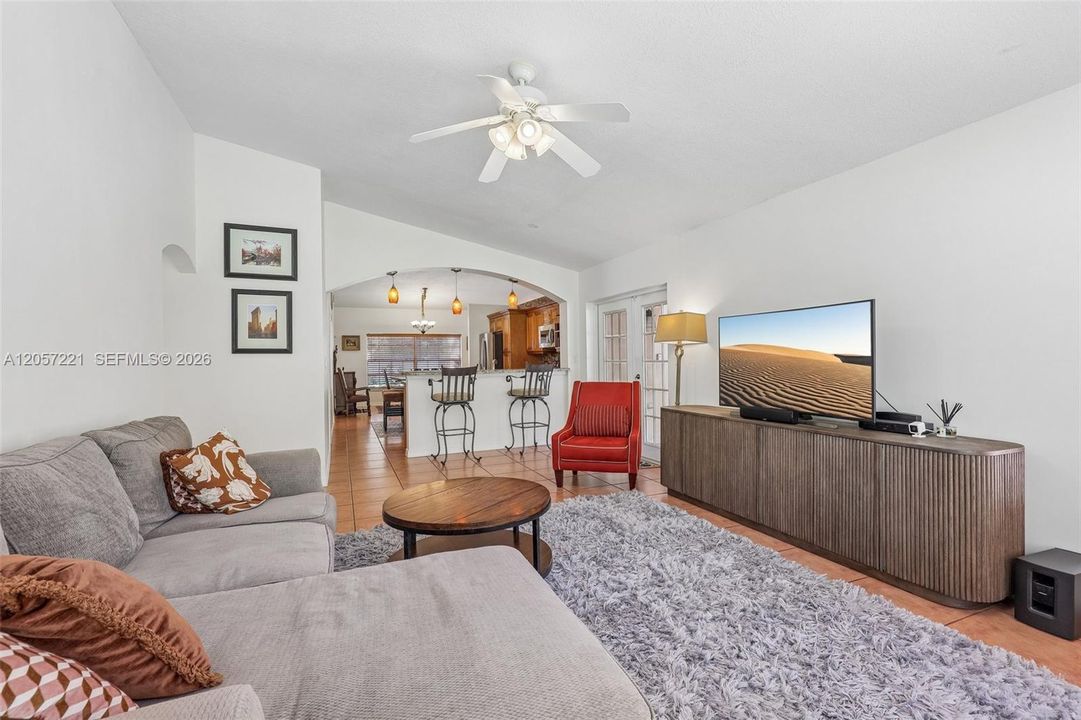 В аренду: $4,900 (4 спален, 2 ванн, 2301 Квадратных фут)