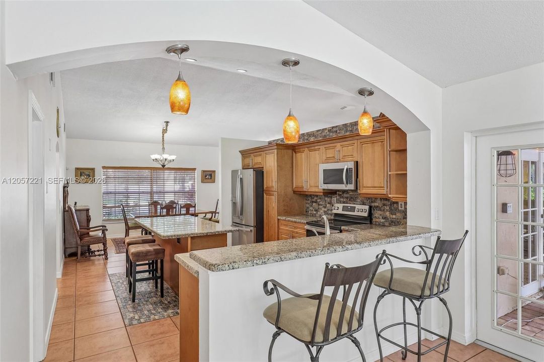В аренду: $4,900 (4 спален, 2 ванн, 2301 Квадратных фут)